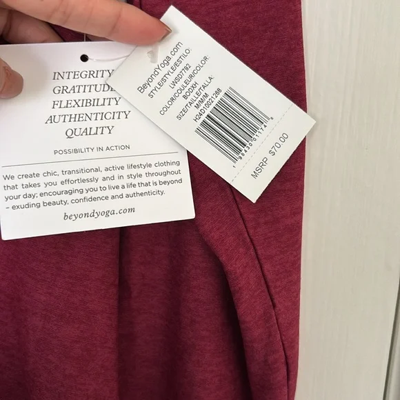 NWT Beyond Yoga Women's Burgundy Long Sleeve Top (M) - Picture 10 of 11